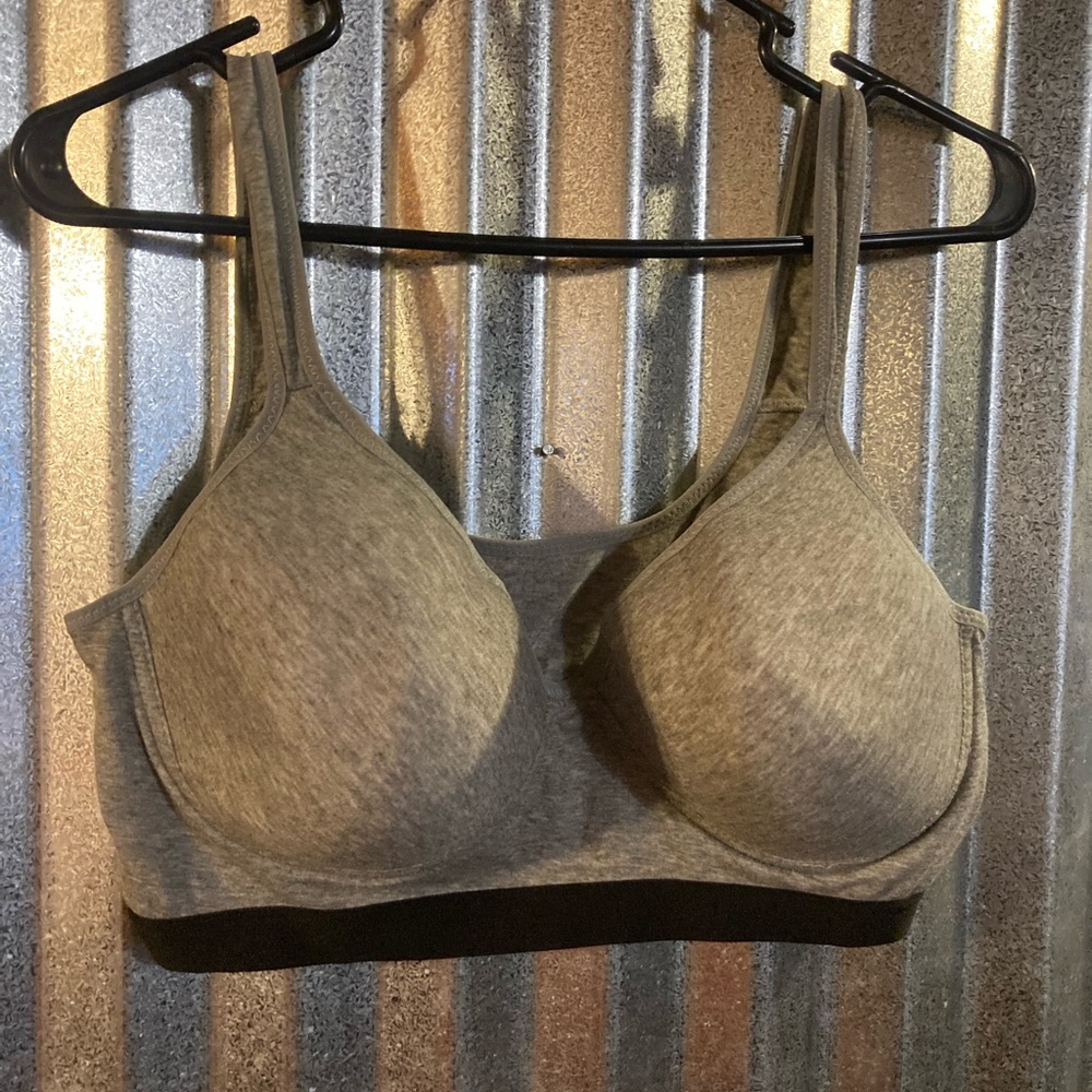 Grey bra 3x not sure of the brand
